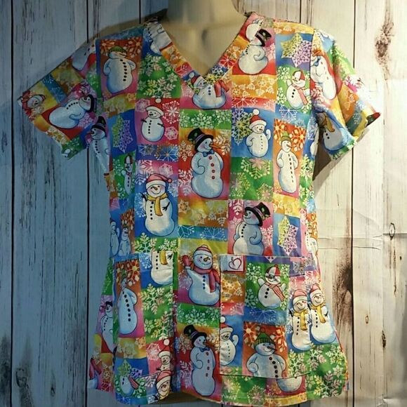 Woman's‎ Peaches snowman scrub top Extra Small - Picture 1 of 5